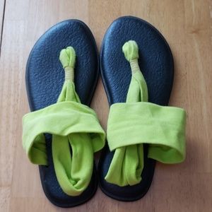 Women's size 6 Sanuks Yoga Sling 2 lime green